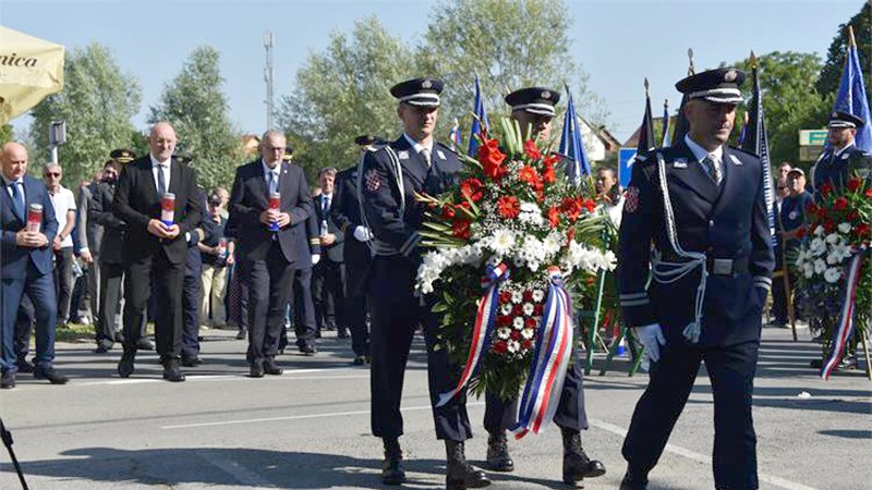  Božinović na komemoraciji u Dalju: Nepokolebljivost onih koji su domovinu branili snagom srca